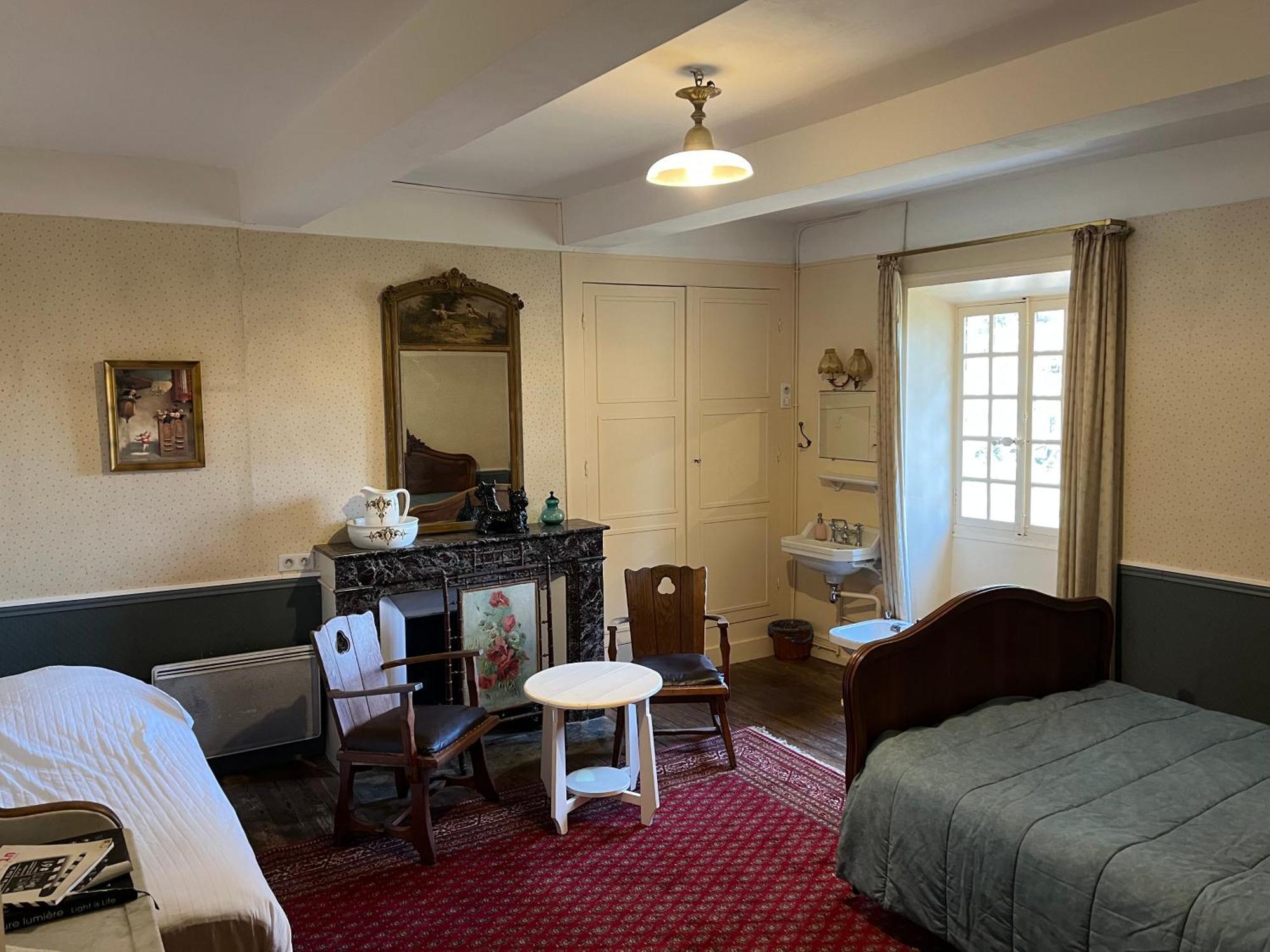 Saint-Laurent-du-Pape Domaine De L'Amiral Bed & Breakfast エクステリア 写真