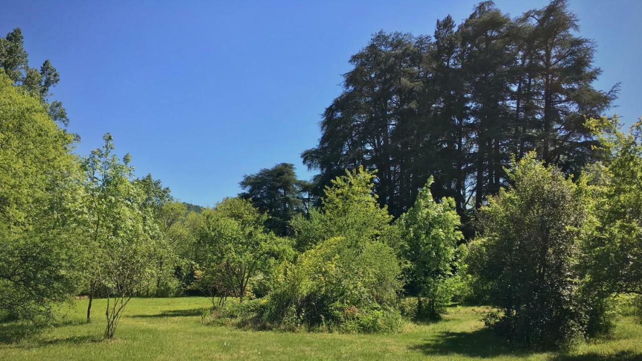Saint-Laurent-du-Pape Domaine De L'Amiral Bed & Breakfast エクステリア 写真