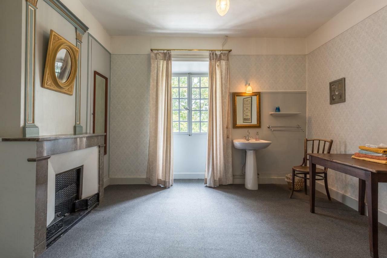 Saint-Laurent-du-Pape Domaine De L'Amiral Bed & Breakfast エクステリア 写真