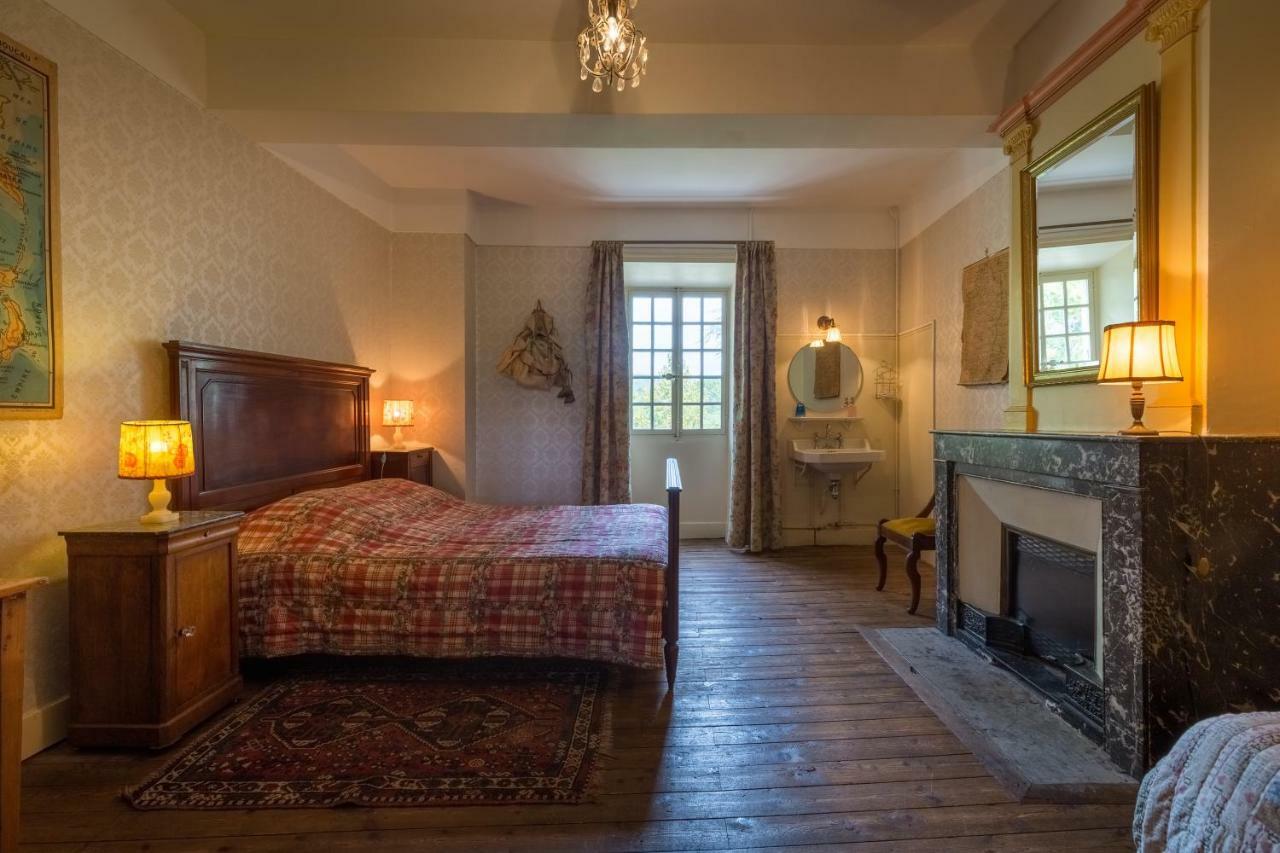 Saint-Laurent-du-Pape Domaine De L'Amiral Bed & Breakfast エクステリア 写真