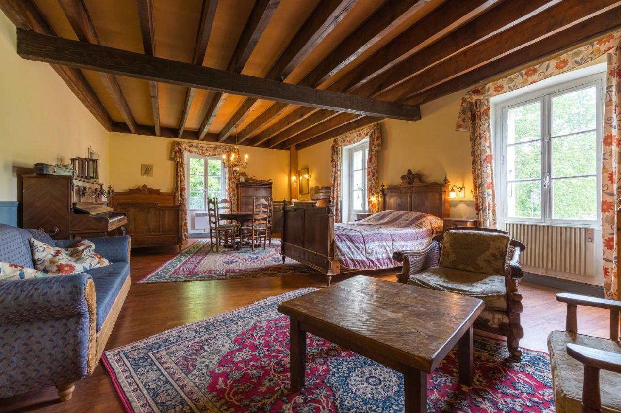 Saint-Laurent-du-Pape Domaine De L'Amiral Bed & Breakfast エクステリア 写真