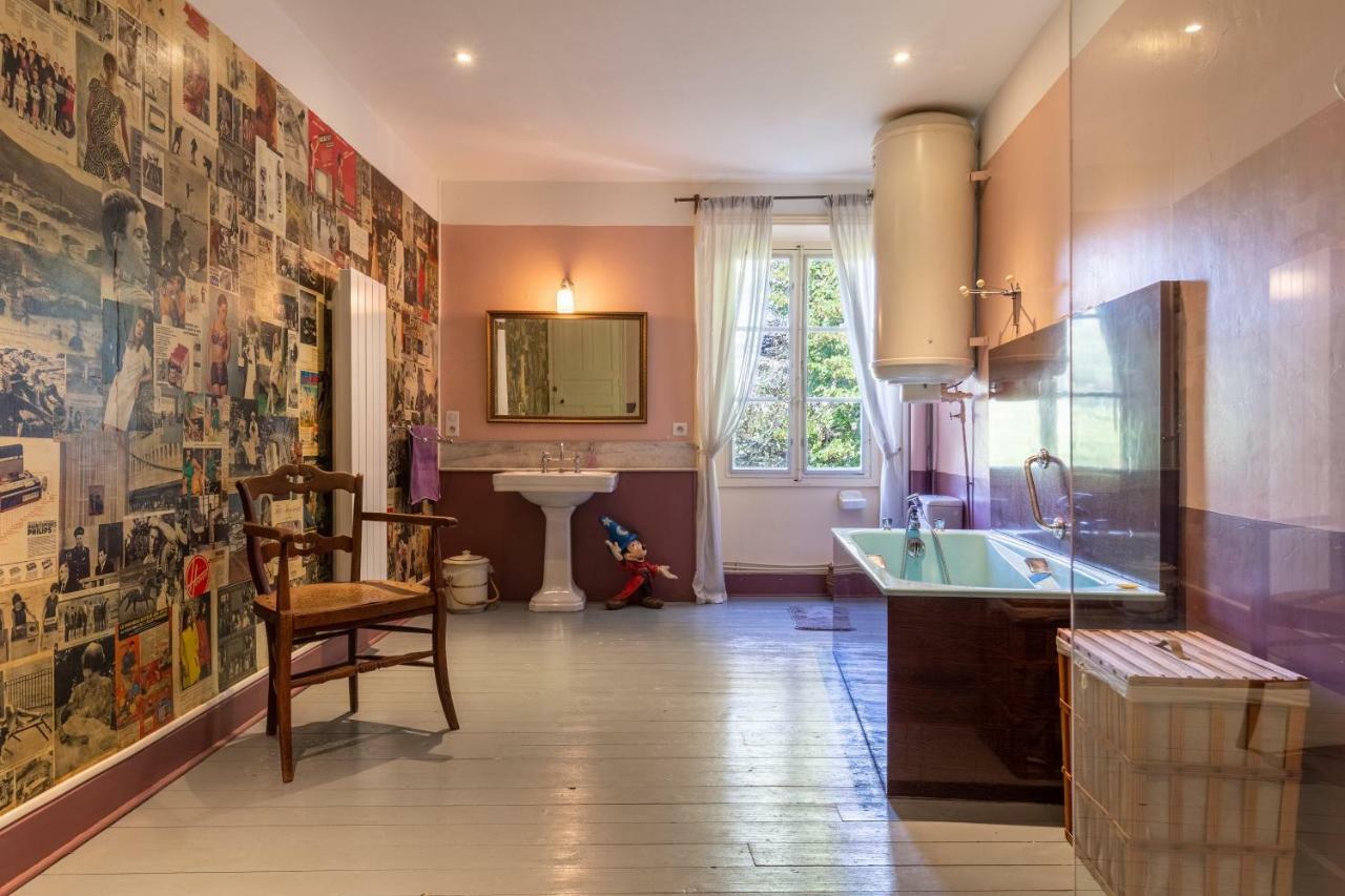 Saint-Laurent-du-Pape Domaine De L'Amiral Bed & Breakfast エクステリア 写真