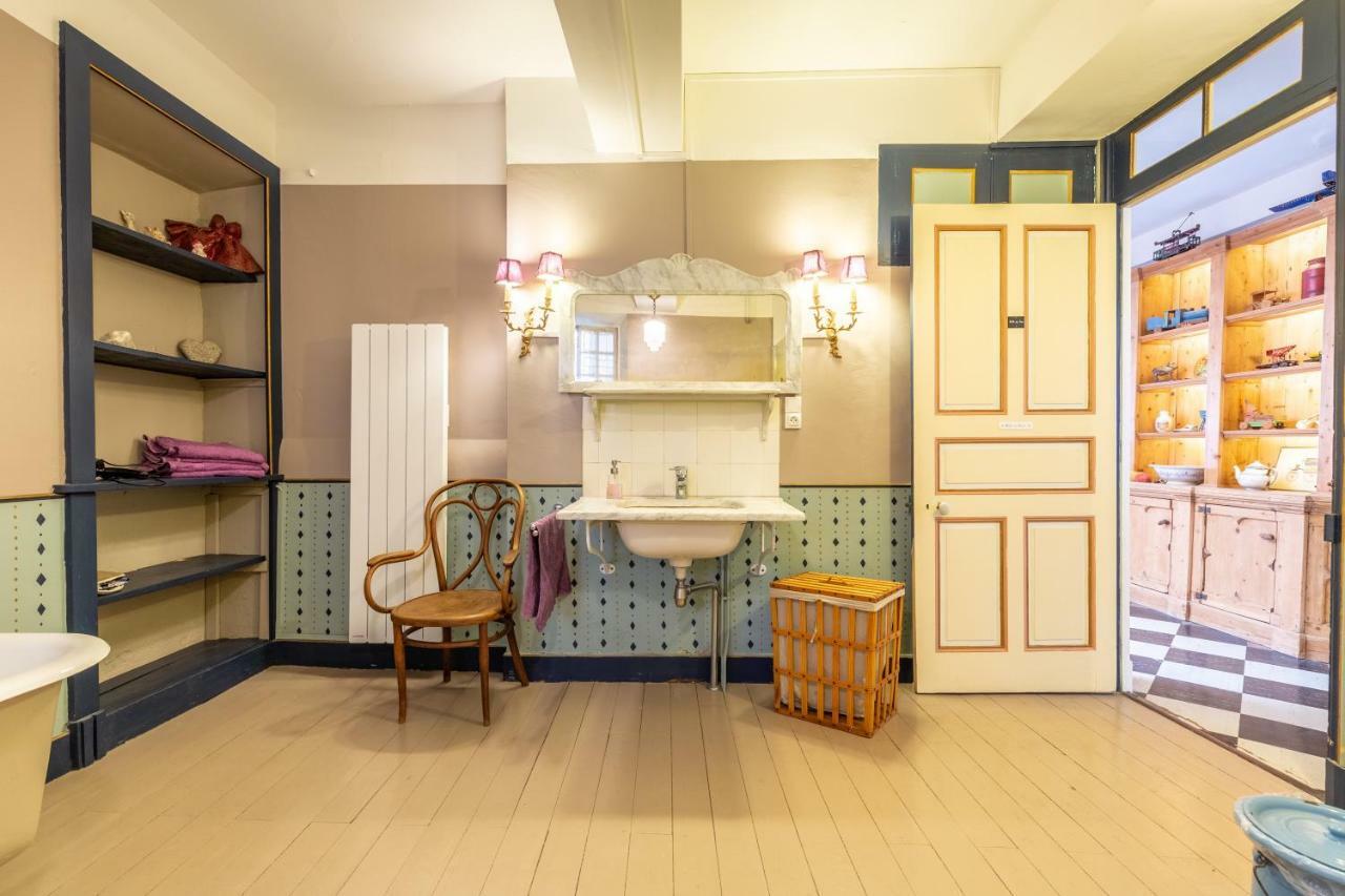 Saint-Laurent-du-Pape Domaine De L'Amiral Bed & Breakfast エクステリア 写真