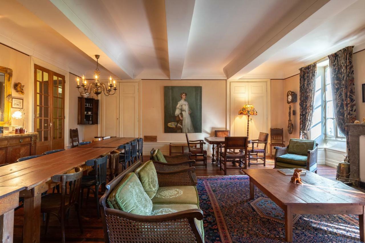 Saint-Laurent-du-Pape Domaine De L'Amiral Bed & Breakfast エクステリア 写真